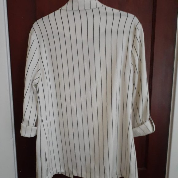 SUZY SHIER White and Black Pinstripe Blazer Size S - Picture 2 of 4